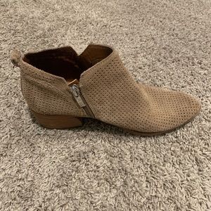 Used Franco Sarto tan booties